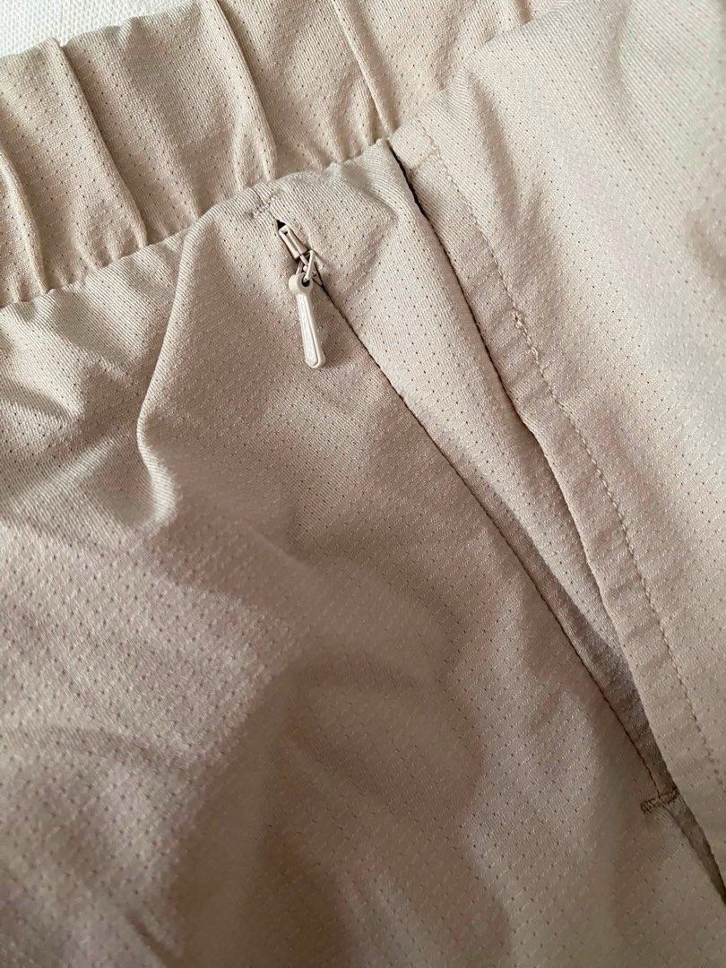 Uniqlo Ultra Stretch Active Short - XL (Category: Shorts) located in Makati City. Submitted by vertaronda2 (Listing ID 1459453046, Image 3). Description: - Uniqlo Beige Shorts - Size: XL - 30” -36” - Waist: 91cm (elastic waistband with drawstring) - Features: Zipper pockets - Material: Lightweight and breathable, perfect for sports or casual wear - Condition: Selling as no longer needed.
