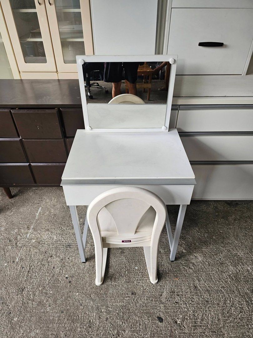 Vanity Dresser ‼️ (Category: Tables & Sets) located in Quezon City. Submitted by ledamadel (Listing ID 1459290146, Image 1). Description: Vanity Dresser ‼️₱5,800‼️ ✔️L-23 H-27.5/43.5 W-18.5 inches 📐 ✔Reclined Mirror and 1 Drawer 🗄 ✔️Compress and Mdf Back 🔖 ✔Scratches As-is! 👌 Location: 40 Aplaya St Napocor Vill. Tandang Sora Quezon City. For inquiry please Pm us or Call. 09066885859 Please like our page thanks! 👇👇👇👇 KMA O’shop #japansurpl