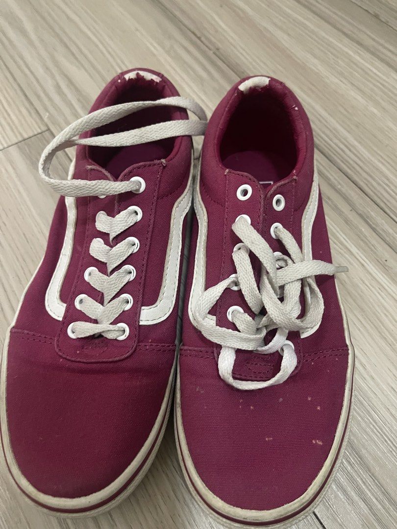 Vans Shoes (Category: Babies & Kids Fashion) located in Manila. Submitted by dnash29 (Listing ID 1459380680, Image 1). Description: Needs cleaning Natambak nalang Size 32.5.
