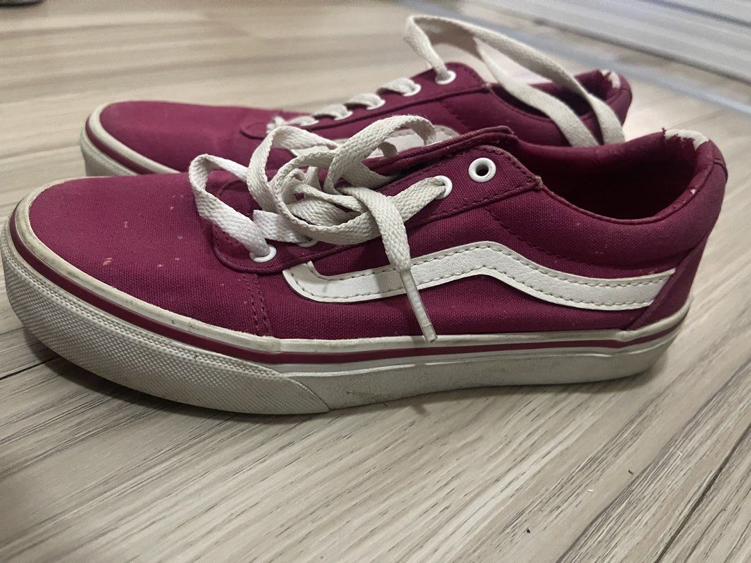 Vans Shoes (Category: Babies & Kids Fashion) located in Manila. Submitted by dnash29 (Listing ID 1459380680, Image 2). Description: Needs cleaning Natambak nalang Size 32.5.