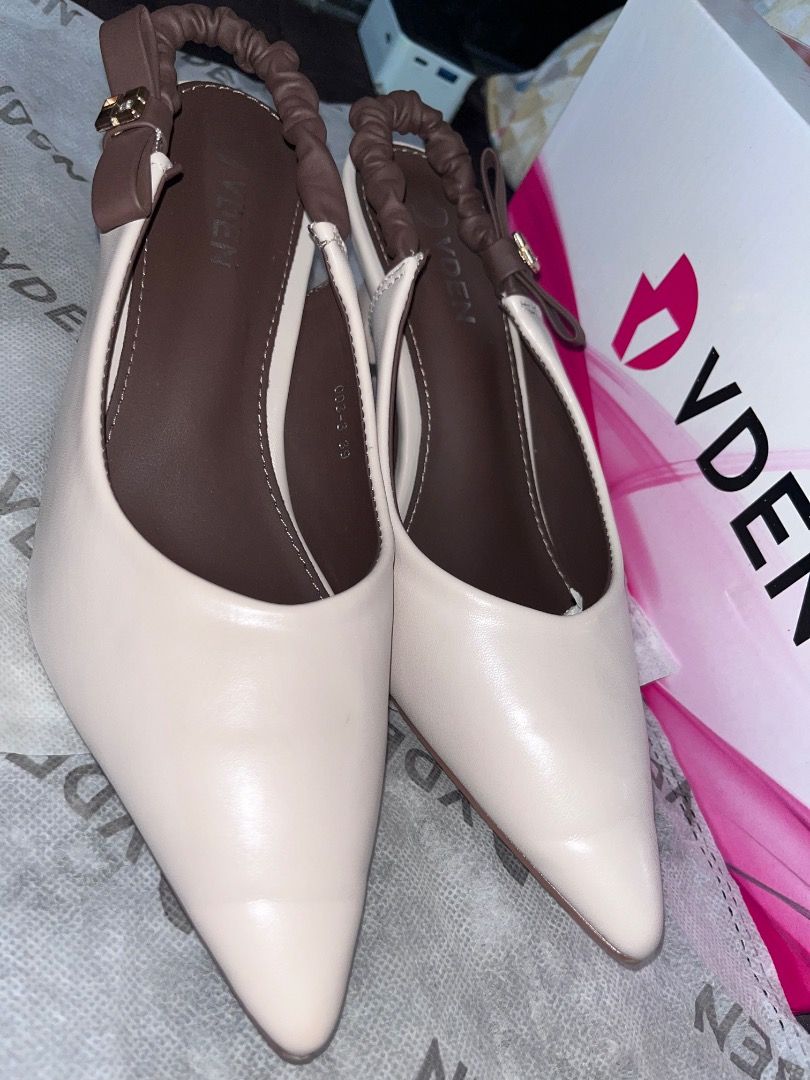 Vden Slingback Heels with Bow Detail (Category: Heels) located in Caloocan City. Submitted by silverfire-9a5d (Listing ID 1459410723, Image 2). Description: Vden sandals size 39- 500 Rhinestone sandals size 38- 400 If take all ‼️850 nalang‼️.
