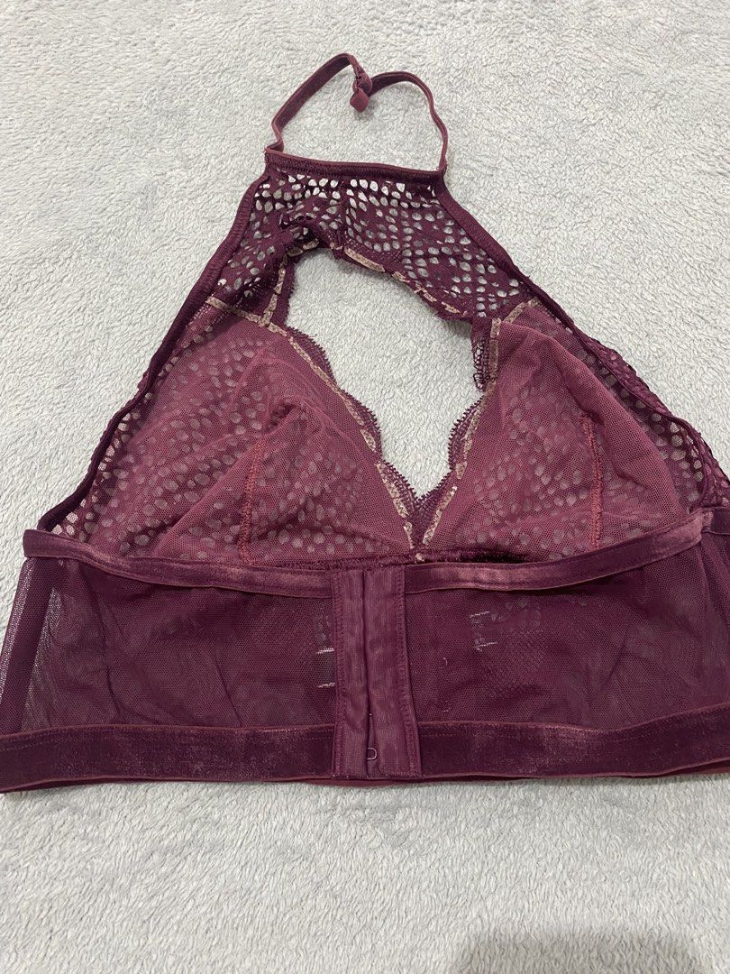 Victoria Secret Lace top (Category: Undergarments & Loungewear) located in Tuguegarao City. Submitted by Miss_mich (Listing ID 1459320675, Image 2). Description: see issue on the last pic.