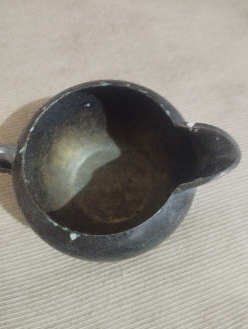 Vintage brass pitcher (Category: Pitchers & Dispensers) located in Mandaluyong City. Submitted by LEATHERFACE (Listing ID 1459356877, Image 2). Description: PRICE IS 500.
