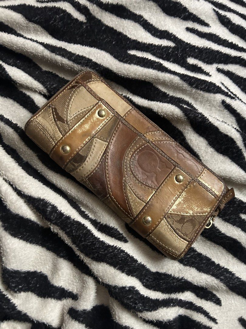 Vintage Coach Patchwork Long Wallet (Category: Luxury Bags & Wallets) located in Bacoor. Submitted by safecloud.a52cfe (Listing ID 1459306082, Image 2). Description: Vintage Coach patchwork long wallet In good condition Price fixed No issues Purchased in japan Bacoor cavite location.