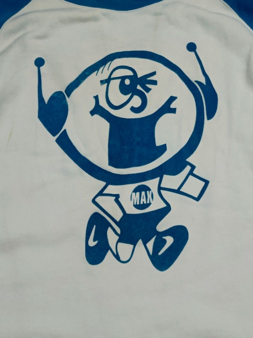 Vintage Nike sweater (Category: Formal Shirts) located in Davao. Submitted by jeff_thrifts (Listing ID 1459454205, Image 2). Description: dm if interested.