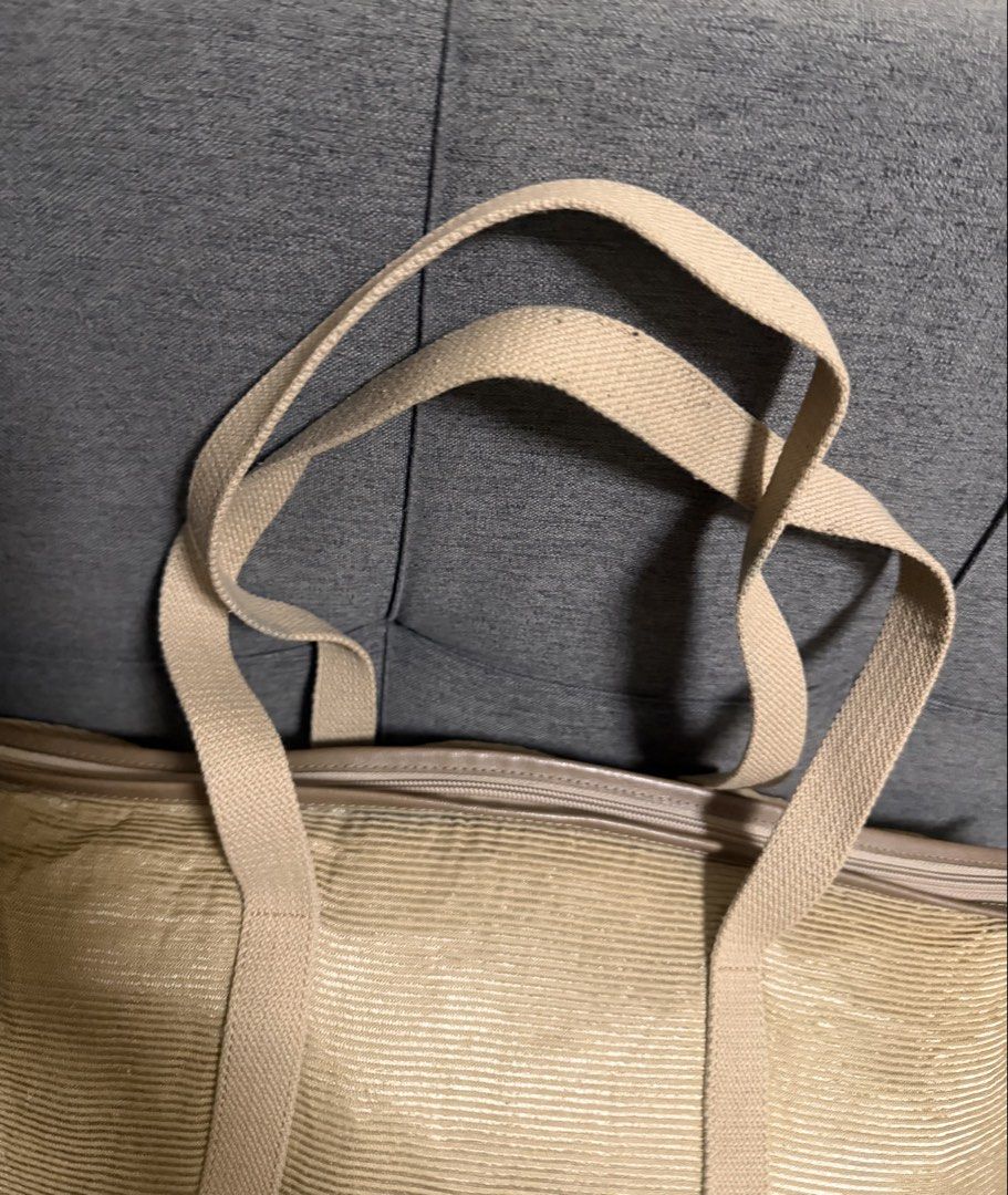 Vintage YSL (Category: Luxury Bags & Wallets) located in Batangas. Submitted by stopandshopforluxury (Listing ID 1459399901, Image 3). Description: Guaranteed original 💯 Vintage Ysl bag.