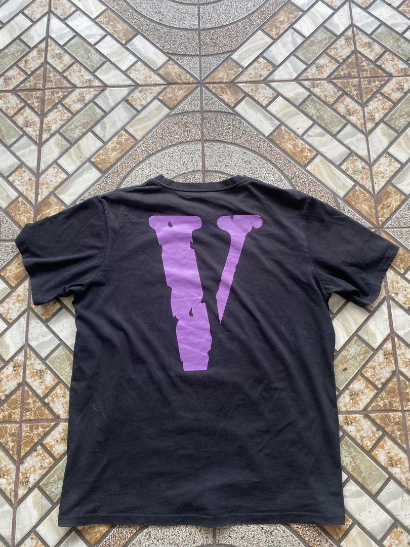 VLONE (Category: Tshirts & Polo Shirts ) located in Manila. Submitted by mansthrift (Listing ID 1459391834, Image 3). Description: Color Rate - 9/10 Condition - 9/10 Dimes: Large - XL L - 29 W - 24 • manage your expectation • color may due to lightning DM IF YOURE INTERESTED.