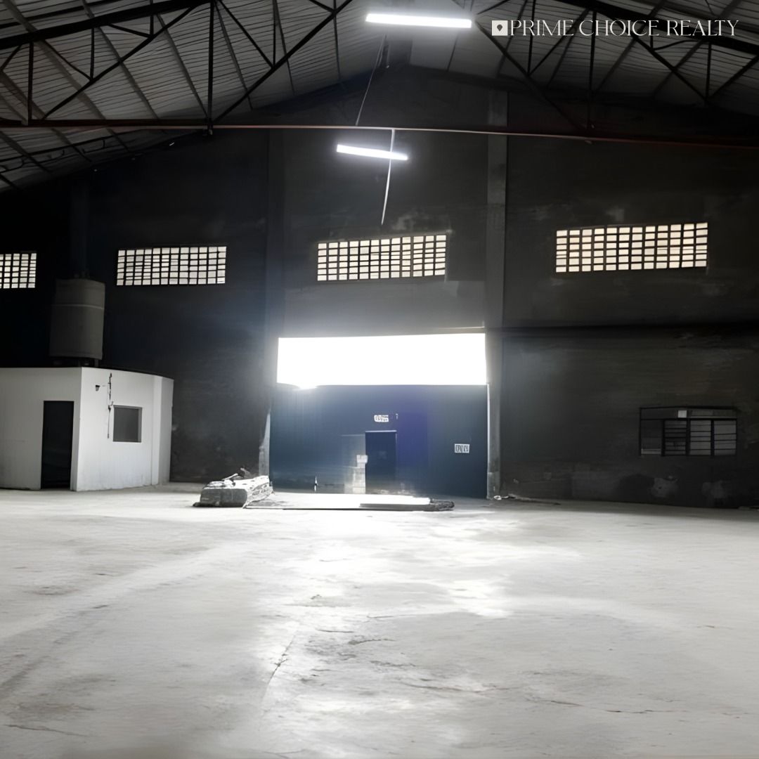 Warehouse in Marilao, Bulacan (Category: Commercial) located in Quezon City. Submitted by primechoicerealtyinc (Listing ID 1458122726, Image 2). Description: FOR LEASE Warehouse in Marilao, Bulacan Available Sizes: • 1,000 sqm • 1,100 sqm • 1,200 sqm • 1,500 sqm • 1,700 sqm Asking Price: ₱160/sqm Ideal for warehousing, storage, logistics, and business operations. Contact us for more details and to schedule a viewing: +63924 128 1040.