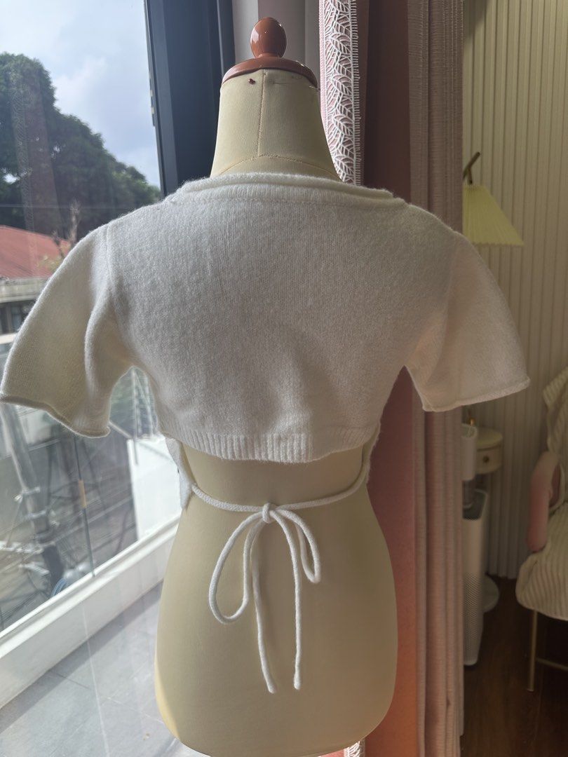 White Cropped Knit with Tie Back Top (Category: Others Tops) located in Manila. Submitted by liangeanph (Listing ID 1459384903, Image 1). Description: Fits xs-small body frame.