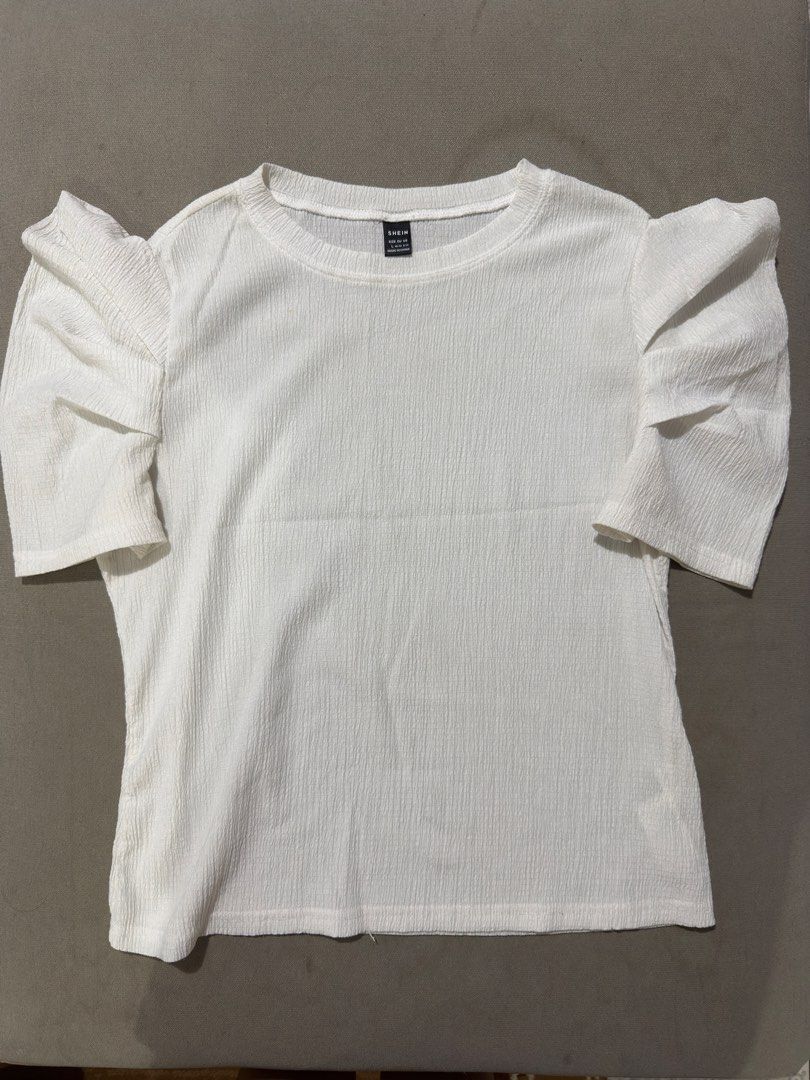 white top/blouse (Category: Blouses) located in Bulacan. Submitted by mabutijus06254 (Listing ID 1459360526, Image 1). Description: only used a few times. personal pre-loved..