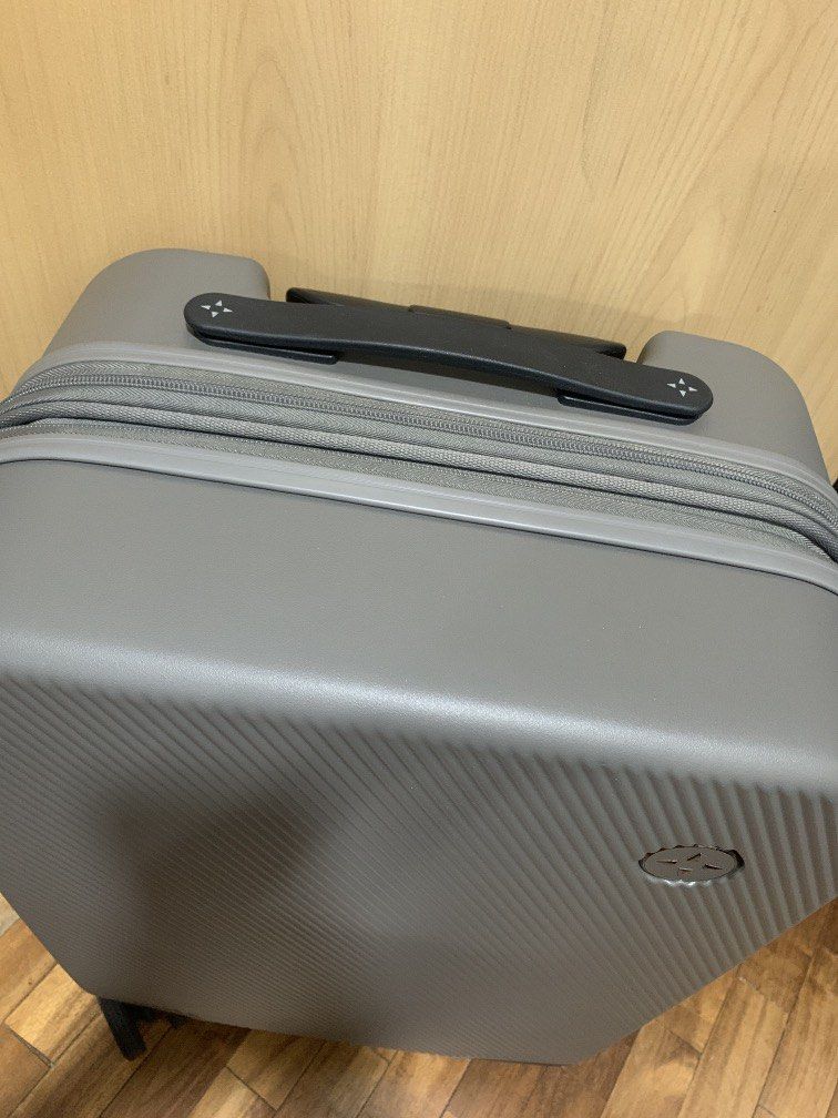 World Traveller Luggage (Category: Luggage) located in Caloocan City. Submitted by estrellamanila (Listing ID 1459338580, Image 2). Description: Used 2x only/ Rfs -do not want to use hand carry anymore during flight .