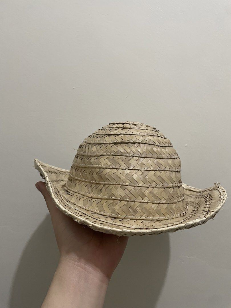 Woven Straw Hat (Category: Hats & Beanies) located in Guiguinto. Submitted by beatan13 (Listing ID 1459451695, Image 2). Description: - Classic woven straw hat - Natural straw material - Wide brim for excellent sun protection - Comfortable fit for all-day wear - Ideal for sunny days, outdoor activities, or as a stylish fashion accessory.