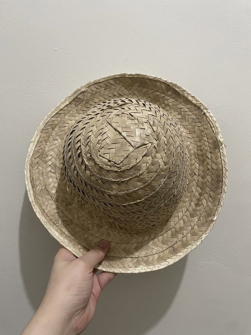 Woven Straw Hat (Category: Hats & Beanies) located in Guiguinto. Submitted by beatan13 (Listing ID 1459451695, Image 1). Description: - Classic woven straw hat - Natural straw material - Wide brim for excellent sun protection - Comfortable fit for all-day wear - Ideal for sunny days, outdoor activities, or as a stylish fashion accessory.