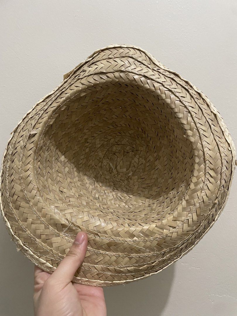 Woven Straw Hat (Category: Hats & Beanies) located in Guiguinto. Submitted by beatan13 (Listing ID 1459451695, Image 3). Description: - Classic woven straw hat - Natural straw material - Wide brim for excellent sun protection - Comfortable fit for all-day wear - Ideal for sunny days, outdoor activities, or as a stylish fashion accessory.