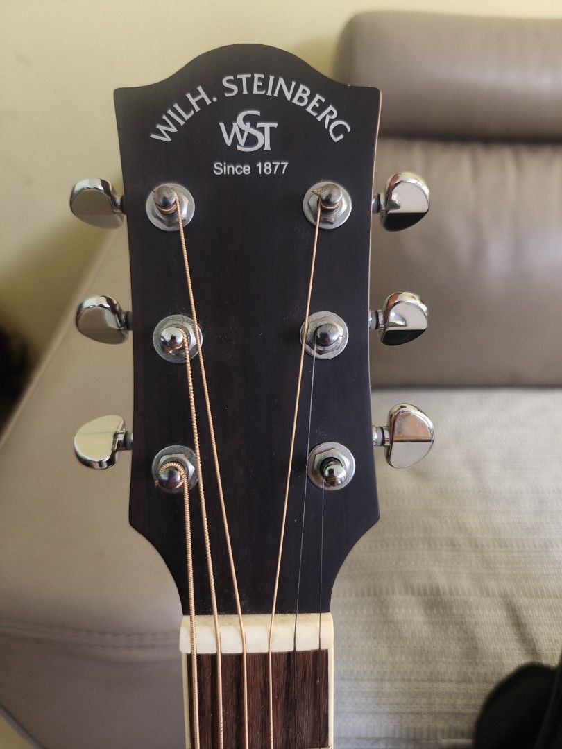 WST GUITAR ACUSTICT ELECTRIC （分類：樂器）位於 Hong Kong。 由 cheungjanelle 提交（商品編號 1459305077，圖片 3）。簡介： 。