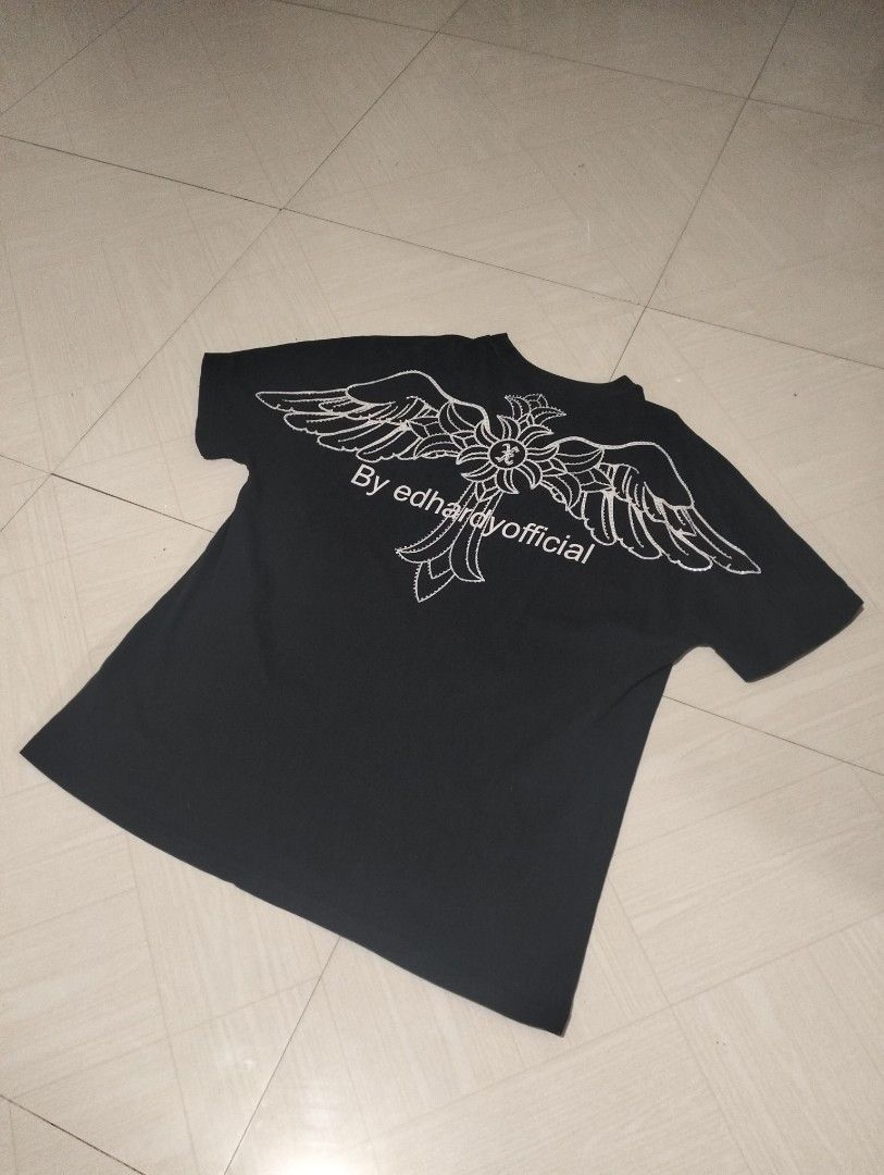 Y2k Ed Hardy Rhinestone (Category: Tshirts & Polo Shirts ) located in Santa Cruz. Submitted by choppalogi (Listing ID 1459357888, Image 2). Description: - Shipping fee is shouldered by the buyer - Width 23.5 Length 30 - MOP: GCASH MOD: Jnt - Condition 9/10 - No issue - Color may vary due to the lighting - All items are thrifted/preloved so please manage your expectations.