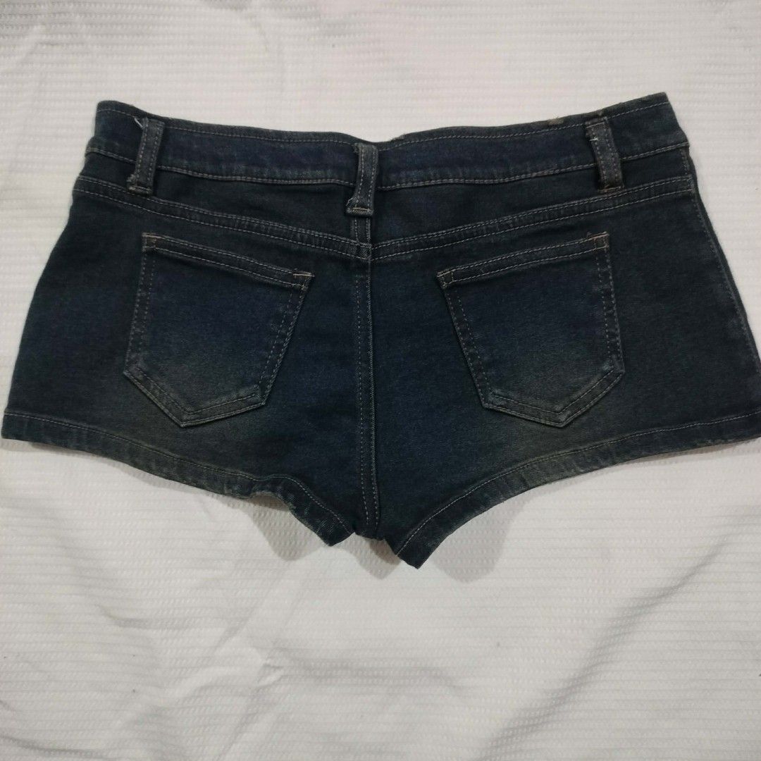 Y2k Micro Shorts (Category: Shorts) located in Baguio. Submitted by nnthnnth (Listing ID 1459389264, Image 3). Description: .
