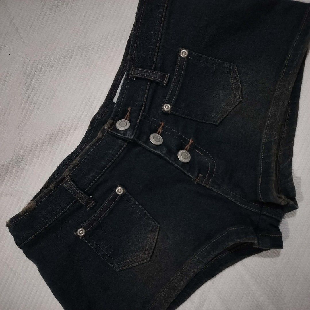 Y2k Micro Shorts (Category: Shorts) located in Baguio. Submitted by nnthnnth (Listing ID 1459389264, Image 2). Description: .