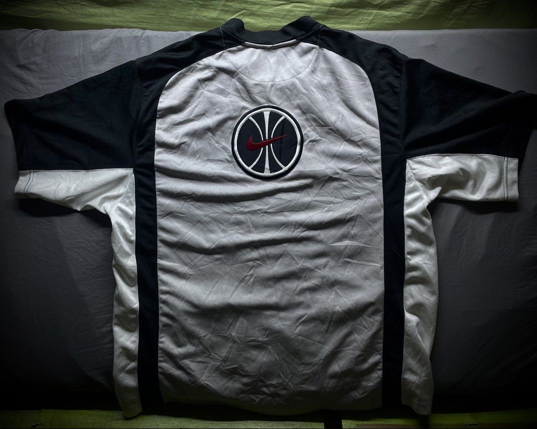 Y2K Nike Jersey Zip Tritone (Category: Activewear) located in Manila. Submitted by tuklasmnl (Listing ID 1459440172, Image 2). Description: 27 x 33 Excellent Condition and Color rate Cut Neck Tag .
