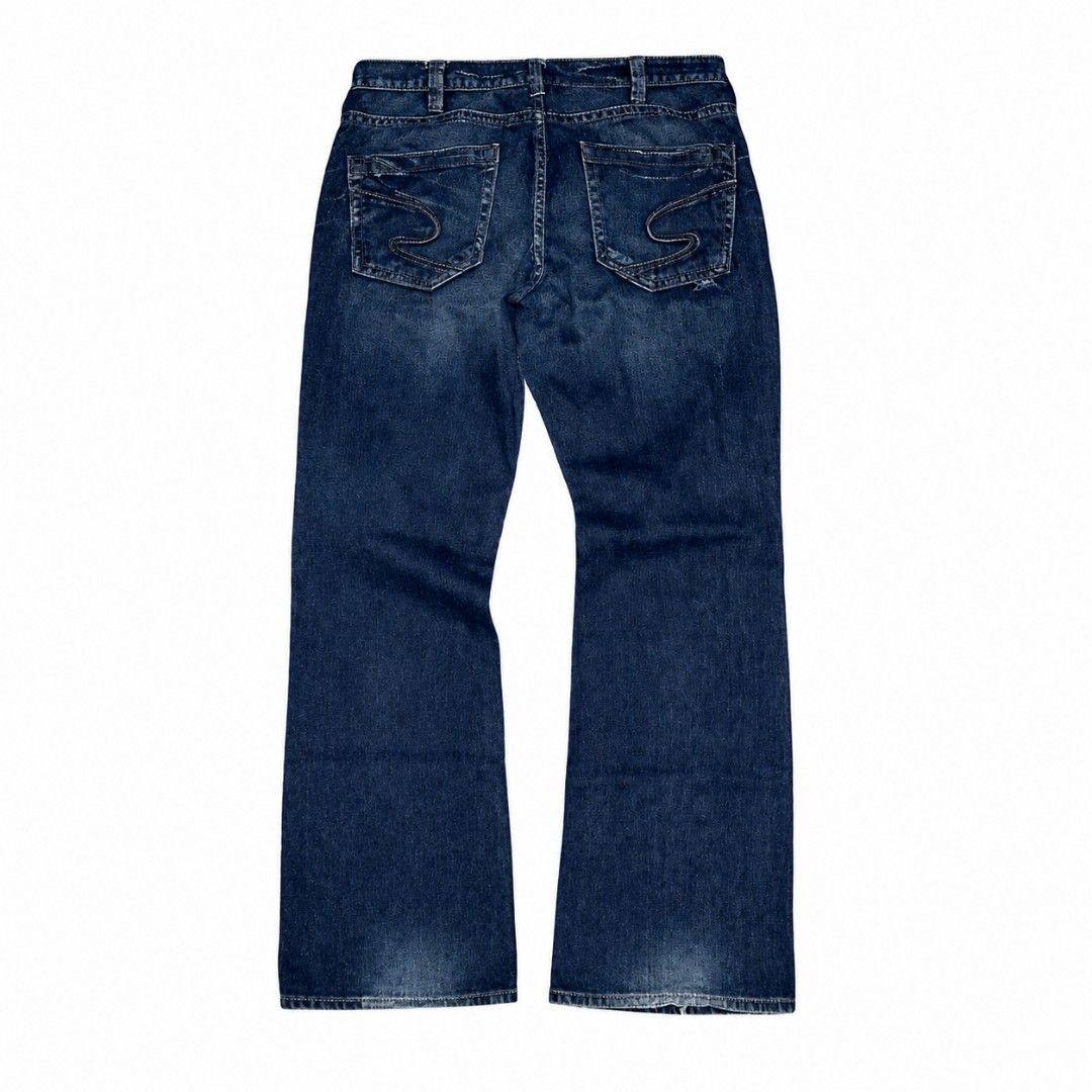 Y2K Silver Jeans Grayson Bootcut Jeans (Category: Jeans) located in Manila. Submitted by swaggygraments (Listing ID 1459488168, Image 2). Description: NO ISSUE DIMES Length 42 Waist 34 Hem 10 Thigh 12.