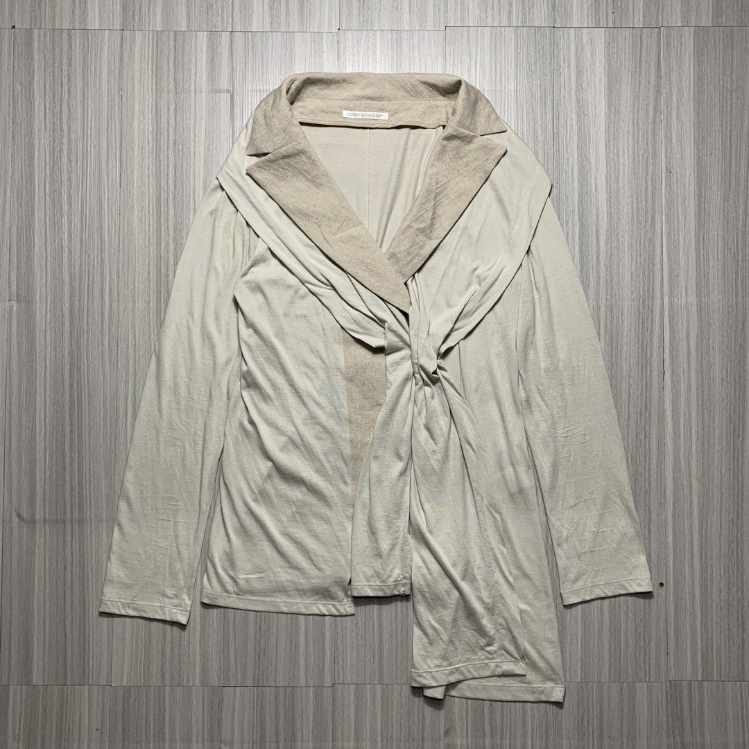 Yohji Yamamoto Notched-Lapels asymmetric Blazer jacket (Category: Luxury Apparel) located in Natividad. Submitted by endsource.ph (Listing ID 1459383203, Image 2). Description: Yohji Yamamoto Notched-Lapels asymmetric Blazer jacket ‎_____________ ‎Size: 2 on tag can fit Medium - Large ‎Width : 18 ‎Length: 28 ‎Shoulder: 17 ‎Sleeves: 26 ‎(actual dimension) ‎______________ ‎Like New Condition ‎(use once or twice) ‎Lightly Used Condition ‎(used w/car