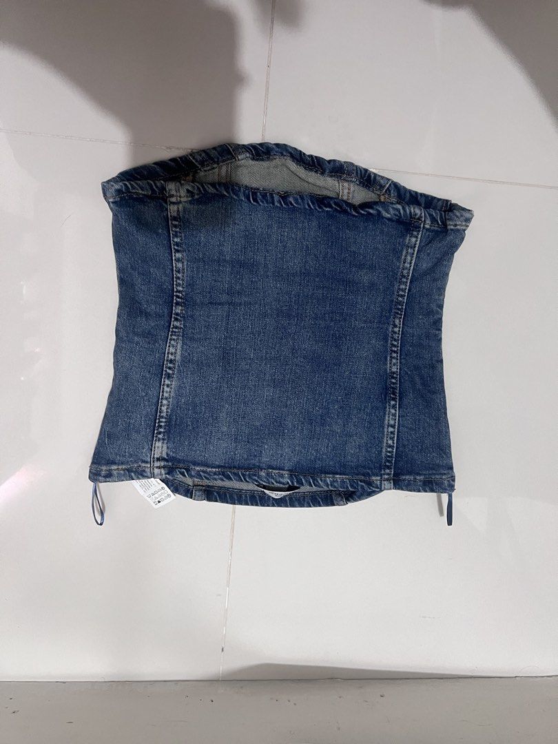 ZARA Denim Bustier Top (Category: Sleeveless) located in Legazpi City. Submitted by ilysabby (Listing ID 1459440910, Image 3). Description: .