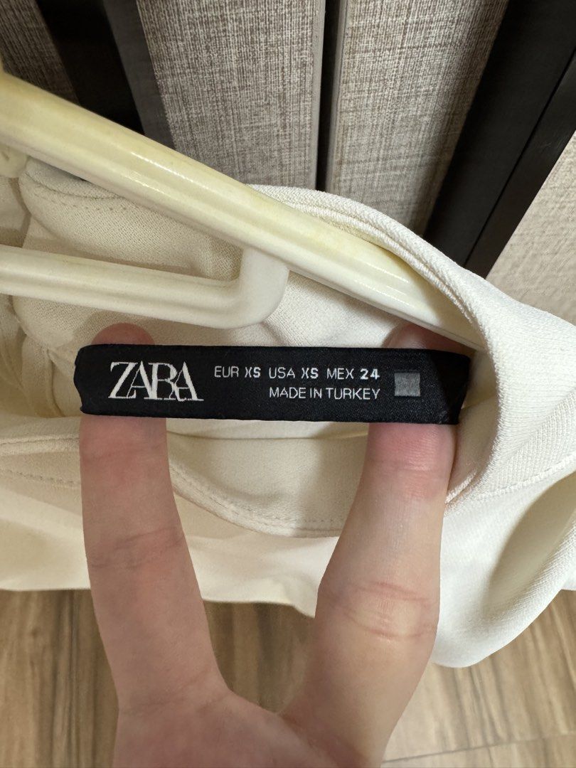 Zara sleeveless top (Category: Sleeveless) located in Manila. Submitted by mightyhawk-a7ef (Listing ID 1459324929, Image 3). Description: .