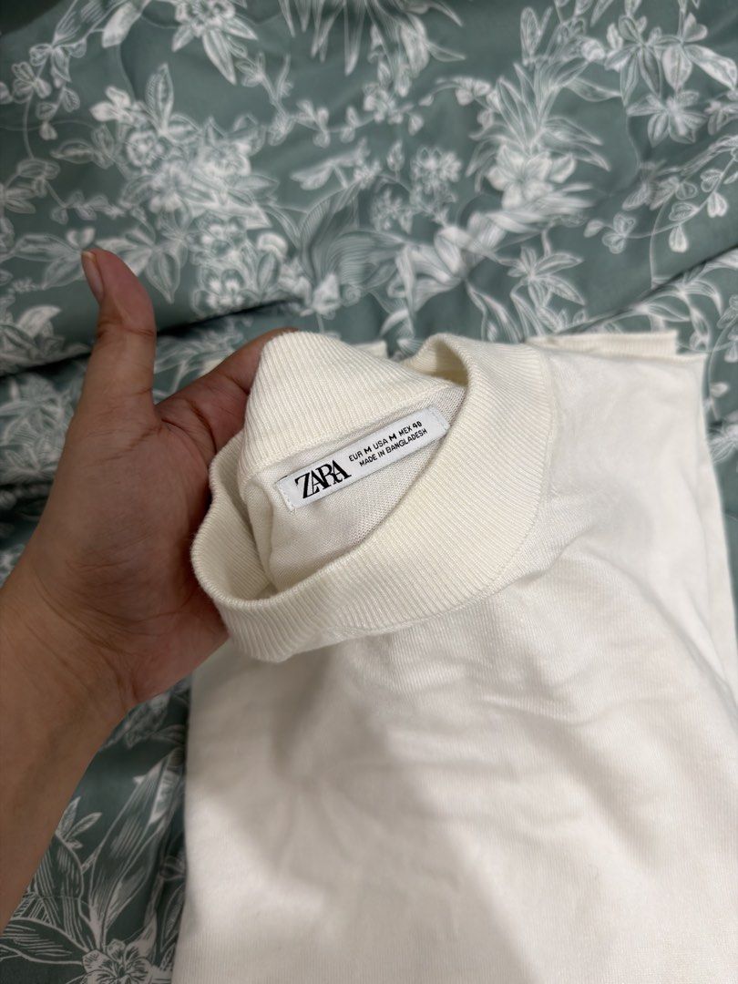 Zara Turtle Knitted Top Medium (Category: Tshirts & Polo Shirts ) located in Manila. Submitted by arcangelyeng (Listing ID 1459360719, Image 2). Description: .