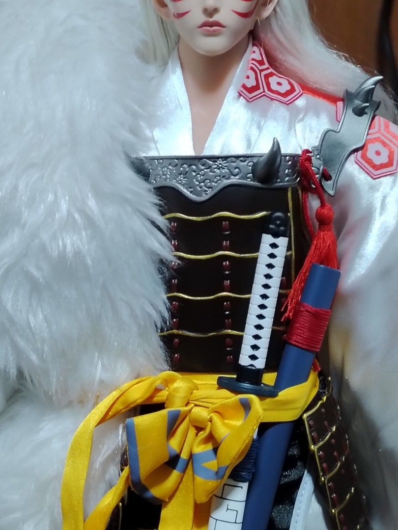 1/6 scale sesshomaru (Category: Action & Battle Toys) located in Pasay City. Submitted by jestheral_48 (Listing ID 1464980920, Image 3). Description: Issue broken armor at tha back. Glued.