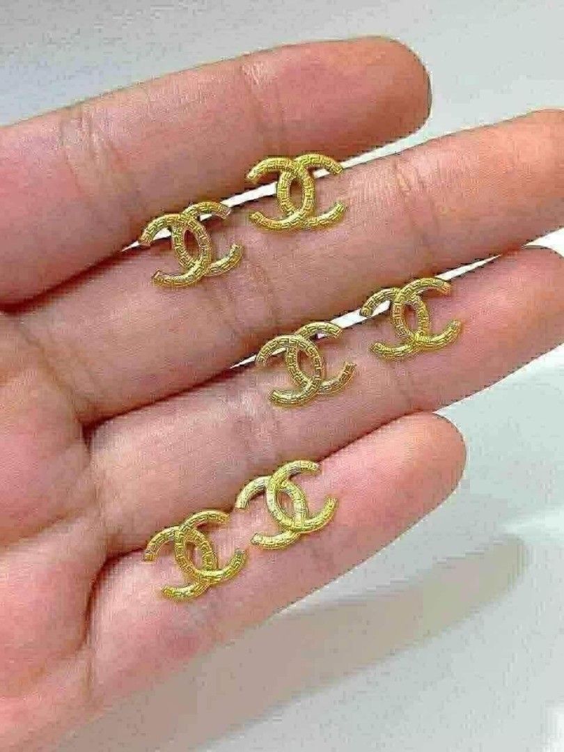 18K Saudi Gold CC Stud Earrings (Category: Earrings) located in Caloocan City. Submitted by cheskhaionlinestore2.0 (Listing ID 1465049402, Image 2). Description: 18K Pure Saudi Gold CC Stud Earrings ₱3050only 📌 🍒 Pawnable/ Nasasangla💯 🍒 Brandnew 💯 🍒 Ship via JNT/ LBC 🍒 Lalamove for same day delivery 🍒 We accept COD COP with downpayment to avoid cancellation of orders ⚡ How to Order? Please feel free to message us directly 🙏🏻 Cheskhai On