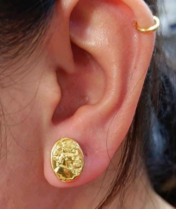 18K Saudi Gold Elizabeth Earrings (Category: Earrings) located in Caloocan City. Submitted by cheskhaionlinestore2.0 (Listing ID 1465045733, Image 2). Description: 18K Pure Saudi Gold Elizabeth Earrings ₱3900 only 📌 🍒 Pawnable/ Nasasangla💯 🍒 Brandnew 💯 🍒 Ship via JNT/ LBC 🍒 Lalamove for same day delivery 🍒 We accept COD COP with downpayment to avoid cancellation of orders ⚡ How to Order? Please feel free to message us directly 🙏🏻 Cheskh