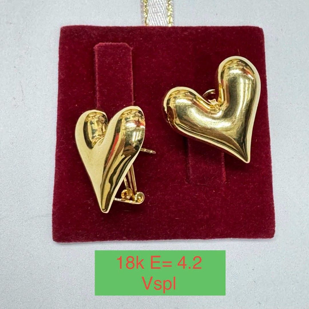 18k Saudi gold heart earrings (Category: Earrings) located in Manila. Submitted by bhelgoldseller2ndaccount (Listing ID 1465016041, Image 3). Description: New!!✨New!!✨New!! Authentic 18k Saudi Golds 💯pawnable/naisasanla 💯with high appraisal rate 💯good investment 💯Direct supplier price 👉OPEN for resellers 🌺please take time to evaluate their actual sizes and grams 👉Best panggift for all occasions ✅ Sold per grams not per piece Kya lowest pri
