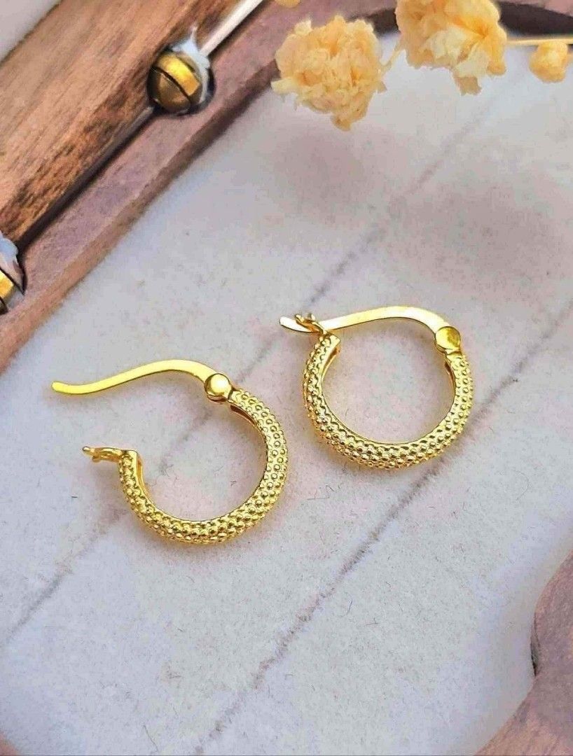 18k Saudi Gold Matte Earloop (Category: Earrings) located in Caloocan City. Submitted by cheskhaionlinestore2.0 (Listing ID 1465049302, Image 2). Description: 18K Pure Saudi Gold Matte Earloop ₱3850 only 📌 🍒 Pawnable/ Nasasangla💯 🍒 Brandnew 💯 🍒 Ship via JNT/ LBC 🍒 Lalamove for same day delivery 🍒 We accept COD COP with downpayment to avoid cancellation of orders ⚡ How to Order? Please feel free to message us directly 🙏🏻 Cheskhai Online 