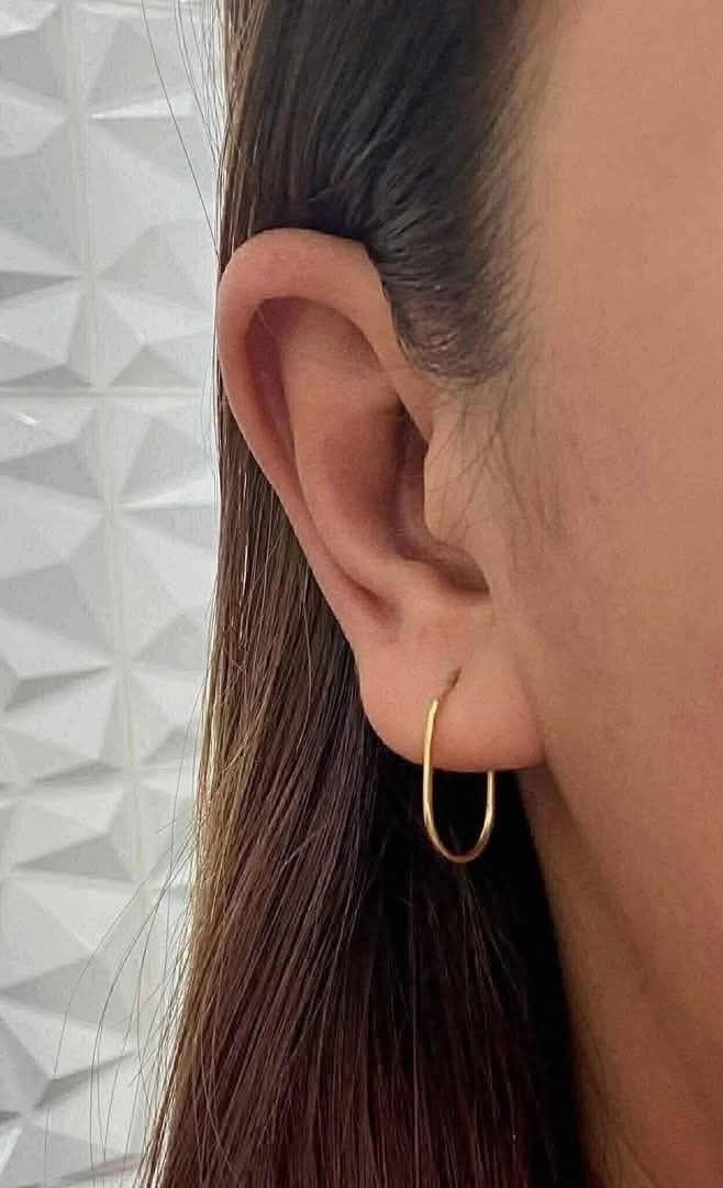18K Saudi Gold Oval Loop Earrings (Category: Earrings) located in Caloocan City. Submitted by cheskhaionlinestore2.0 (Listing ID 1465045646, Image 2). Description: 18K Pure Saudi Gold Oval Earrings ₱4150 only 📌 🍒 Pawnable/ Nasasangla💯 🍒 Brandnew 💯 🍒 Ship via JNT/ LBC 🍒 Lalamove for same day delivery 🍒 We accept COD COP with downpayment to avoid cancellation of orders ⚡ How to Order? Please feel free to message us directly 🙏🏻 Cheskhai On