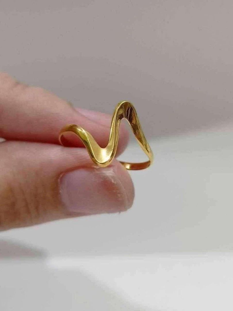 18K Saudi Gold Wave Ladies Ring (Category: Rings) located in Caloocan City. Submitted by cheskhaionlinestore2.0 (Listing ID 1465107049, Image 1). Description: 18K Pure Saudi Gold Wave Ring Size 6,7,8 ₱3550 only 📌 🍒 Pawnable/ Nasasangla💯 🍒 Brandnew 💯 🍒 Ship via JNT/ LBC 🍒 Lalamove for same day delivery 🍒 We accept COD COP with downpayment to avoid cancellation of orders ⚡ How to Order? Please feel free to message us directly 🙏🏻 Cheskhai 