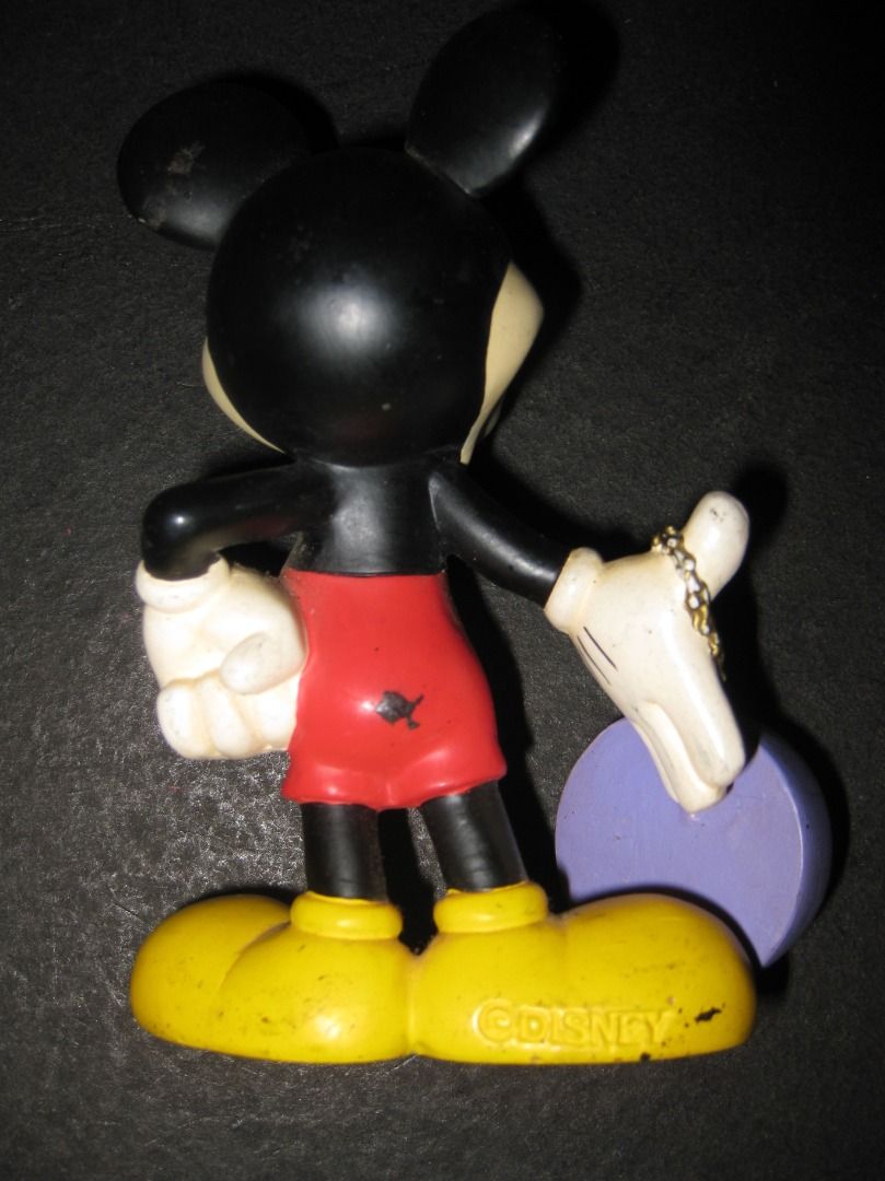 1990's Mickey Mouse Holding Watch (Category: Vintage Collectibles) located in Baguio. Submitted by winstonsheebamonna (Listing ID 1464978654, Image 2). Description: 1990's Mickey Mouse Holding Watch Works but will need new battery. Came in collection i purchased in Ohio & been packed away since..