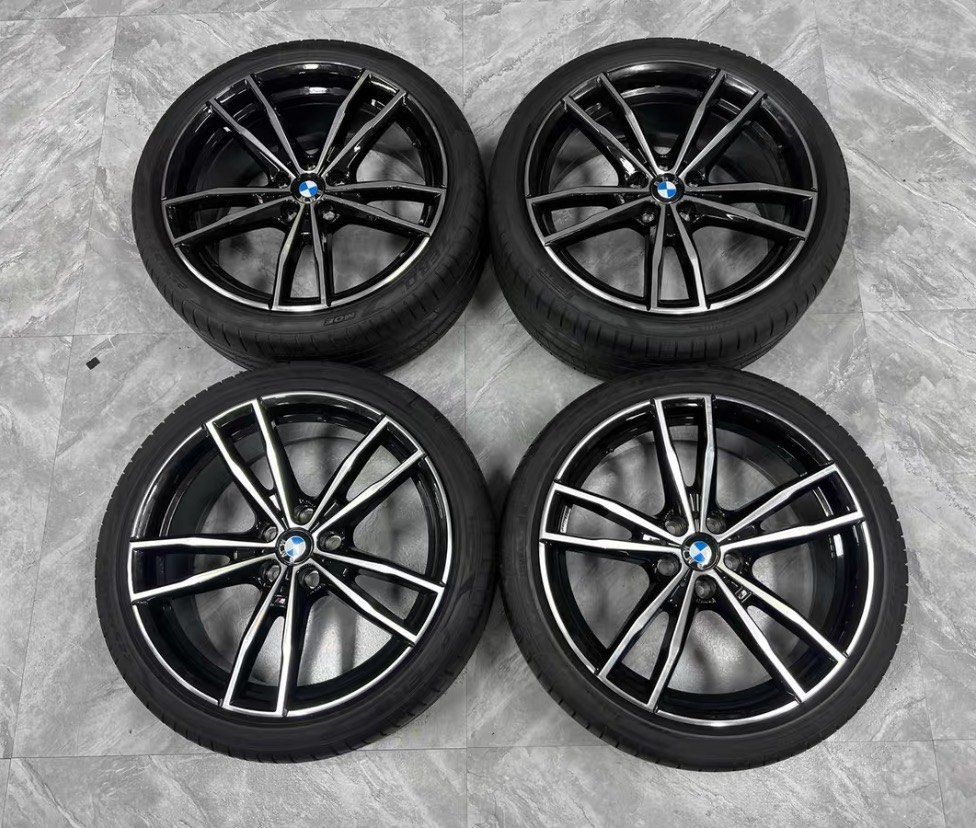 19吋 BMW 320 G20 原裝正廠雙色車鈴 連車胎 合適G21 G22 G28 G30 （分類：車軚）位於 Hong Kong。 由 happyhawk.a776ef 提交（商品編號 1465054761，圖片 1）。簡介： 包安裝，有興趣請PM傾。