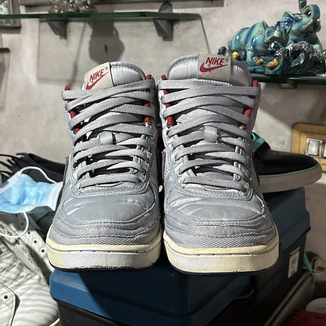 2017 Nike Vandal High Supreme QS 'Nylon OG' (Category: Sneakers) located in Makati City. Submitted by jazzytomodachi (Listing ID 1465089113, Image 3). Description: OG colorways of Vandals are hard to come by locally. Issues: Missing ankle straps Replacement laces Dirty (Will clean upon request) Size 10 ₱900 (slightly negotiable) + SF Can also do meetups Market! Market! Greenbelt Megamall .
