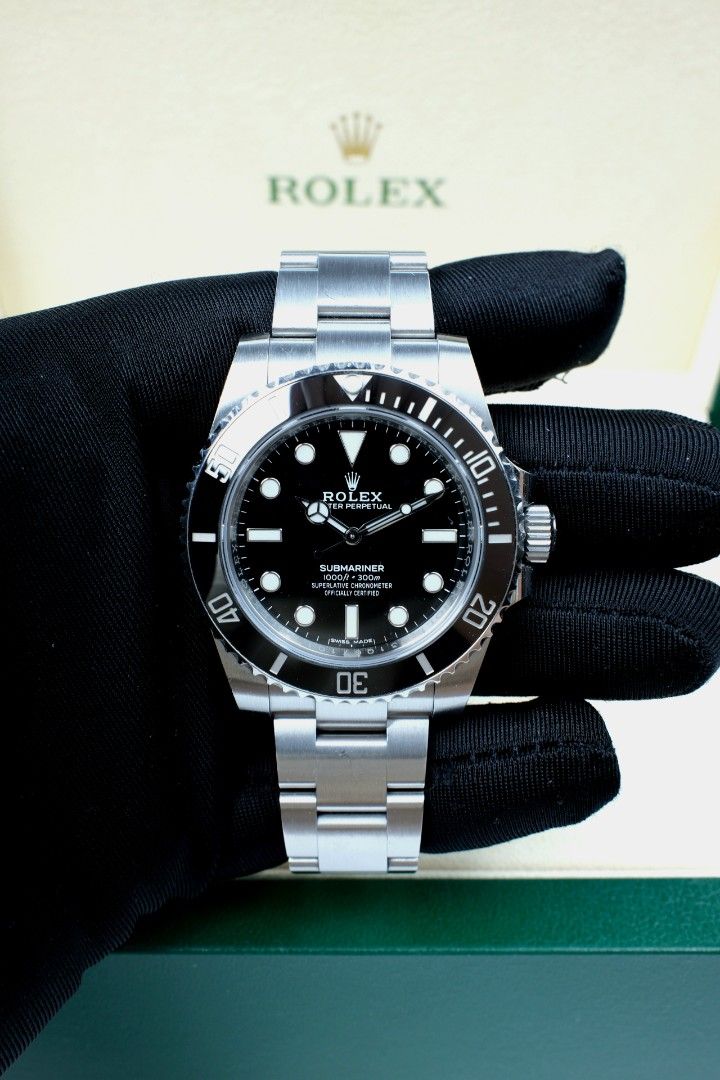 2019 Rolex Submariner No Date (Category: Luxury Watches) located in Quezon City. Submitted by lao.khalid (Listing ID 1465107622, Image 2). Description: 2019 Rolex Submariner No Date Reference no: 114060 Size: 40mm Inclusion: Full set Condition: 9/10 Price: 680k (Slightly Negotiable) Open for authentication.