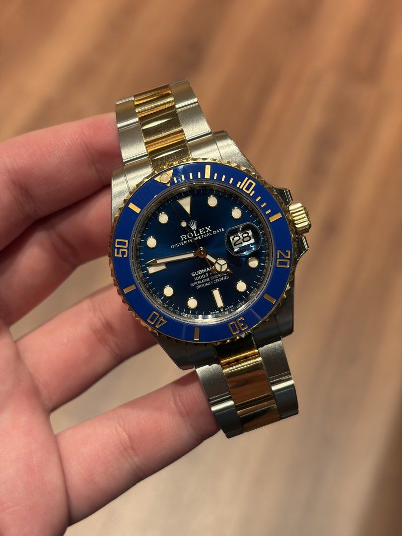 2022 Submariner Bluesy (Category: Luxury Watches) located in Manila. Submitted by wcmanila (Listing ID 1464995336, Image 1). Description: Full Set.