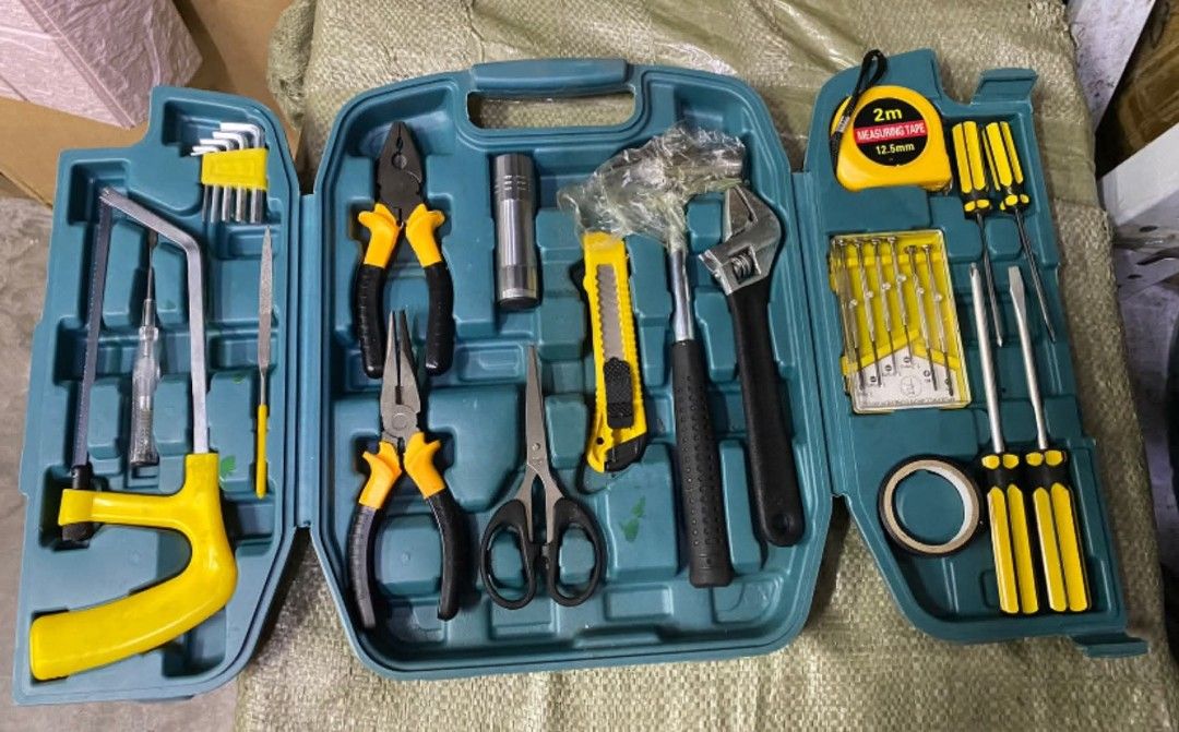 27pcs plier tools (Category: Home Improvement Tools & Accessories) located in Manila. Submitted by nixdcruz (Listing ID 1465080888, Image 1). Description: 27pcs set plier tools.