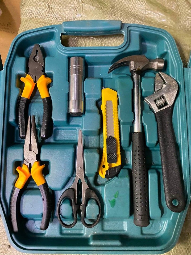 27pcs plier tools (Category: Home Improvement Tools & Accessories) located in Manila. Submitted by nixdcruz (Listing ID 1465080888, Image 3). Description: 27pcs set plier tools.