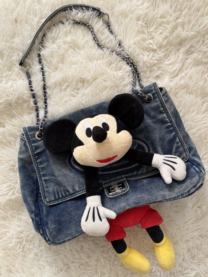 2 way shoulder / sling bag (Category: Shoulder Bags) located in Cabuyao City. Submitted by affordable_love_items (Listing ID 1464974819, Image 2). Description: Cabuyao laguna.