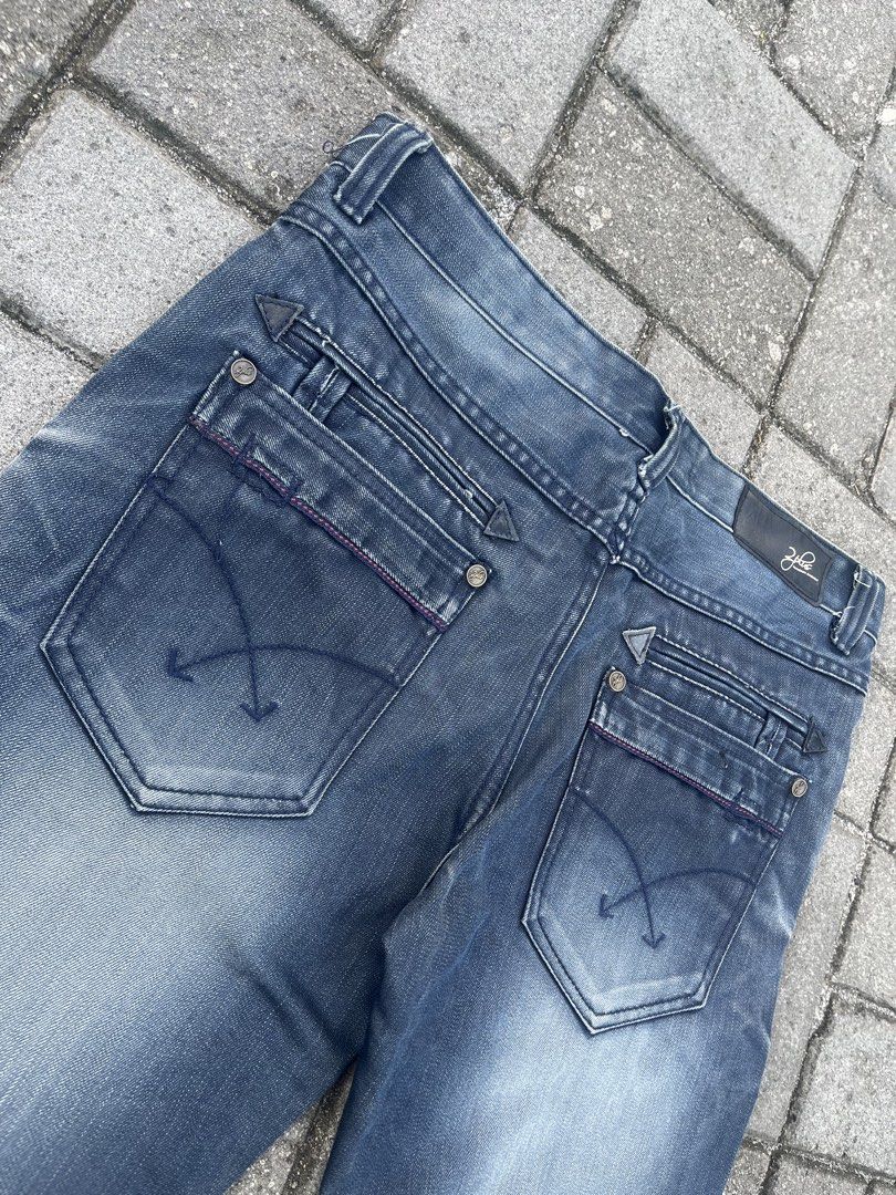 2PLUS JAPANESE BOOTCUT (Category: Jeans) located in Manila. Submitted by mikko. (Listing ID 1465120882, Image 3). Description: 2 PLUS JAPANESE BOOTCUT GOOD AS NEW CRISPY CONDITION NO ISSUE! HEAVY DENIM GOOD FADING Y2K VIBE W - 32/ 34 L - 42 H - 8.