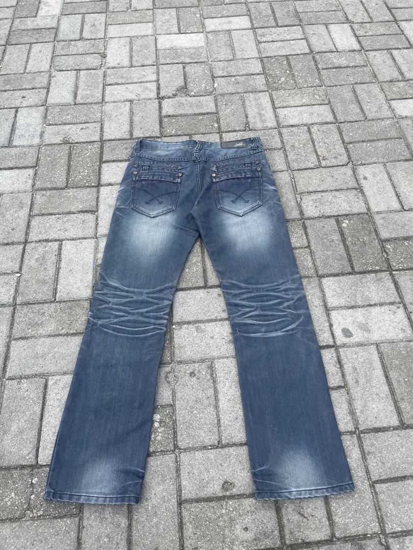 2PLUS JAPANESE BOOTCUT (Category: Jeans) located in Manila. Submitted by mikko. (Listing ID 1465120882, Image 2). Description: 2 PLUS JAPANESE BOOTCUT GOOD AS NEW CRISPY CONDITION NO ISSUE! HEAVY DENIM GOOD FADING Y2K VIBE W - 32/ 34 L - 42 H - 8.