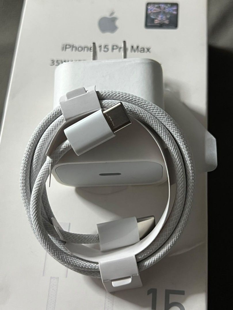 35W iPhone 14/16/17 Promax (Category: Cables & Chargers) located in Manila. Submitted by itsashy (Listing ID 1465111998, Image 2). Description: MEET UP LALAMOVE J&T.