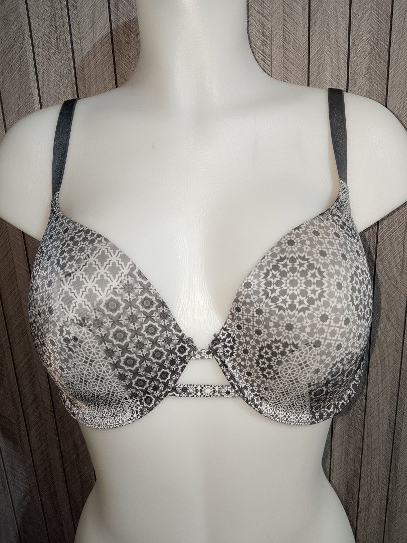 36d SAVAGE X BRW THIN PADS UNDERWIRED (Category: Undergarments & Loungewear) located in Manila. Submitted by truecrystal-1407 (Listing ID 1465077674, Image 2). Description: .