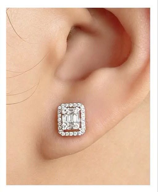 4carat Face Emerald Illusion earrings (Category: Earrings) located in Malolos. Submitted by keenhorse_ef38ab (Listing ID 1465091495, Image 1). Description: .40carat diamond 18karat gold 9mm x 7mm COD/COP VIA LBC NO MEETUP 1,000 DOWNPAYMENT REQUIRED.
