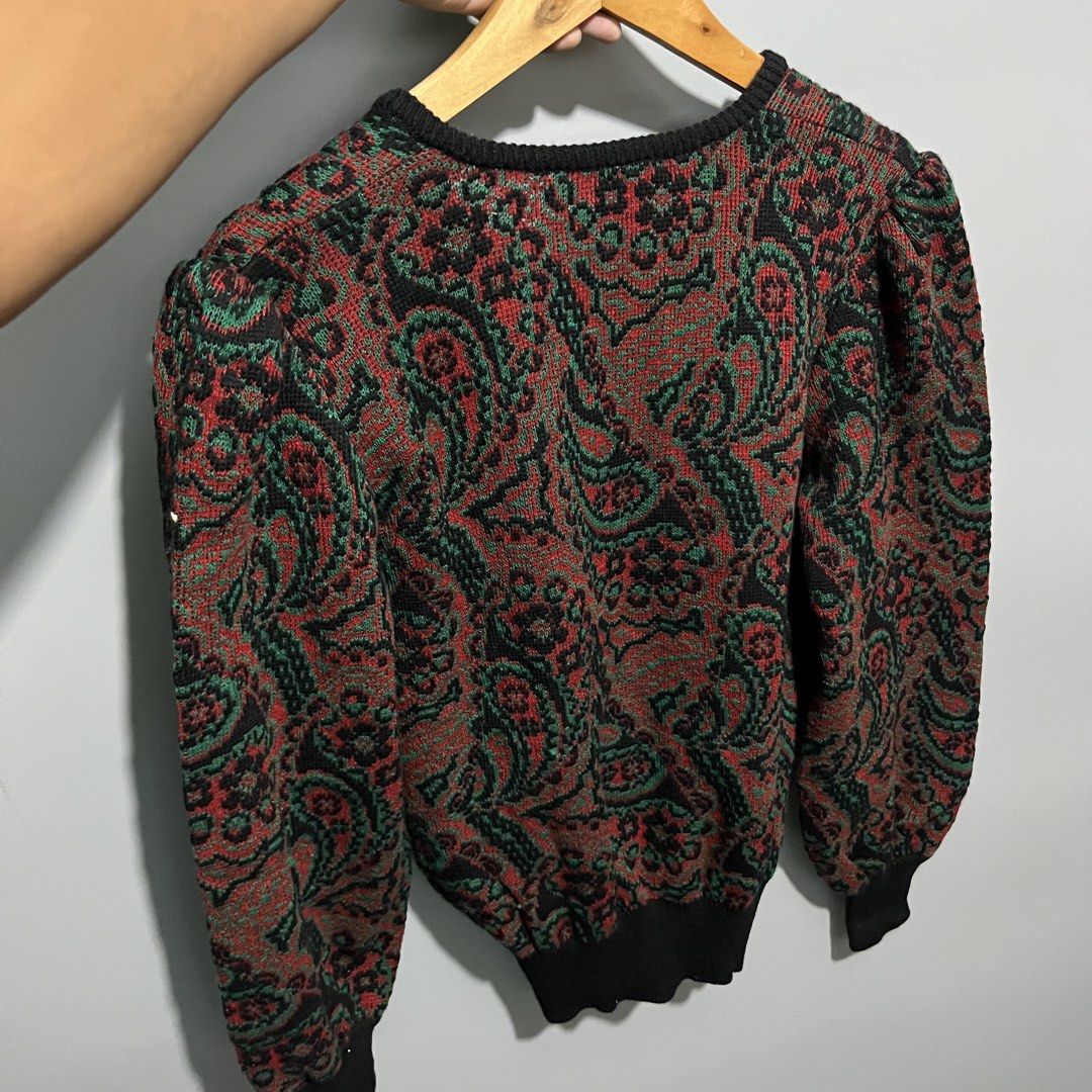 80’s Christian dior knitted (Category: Luxury Apparel) located in Giporlos. Submitted by deloria_jhayr (Listing ID 1465086391, Image 2). Description: W:19.5 L:24 GOODASNEW.