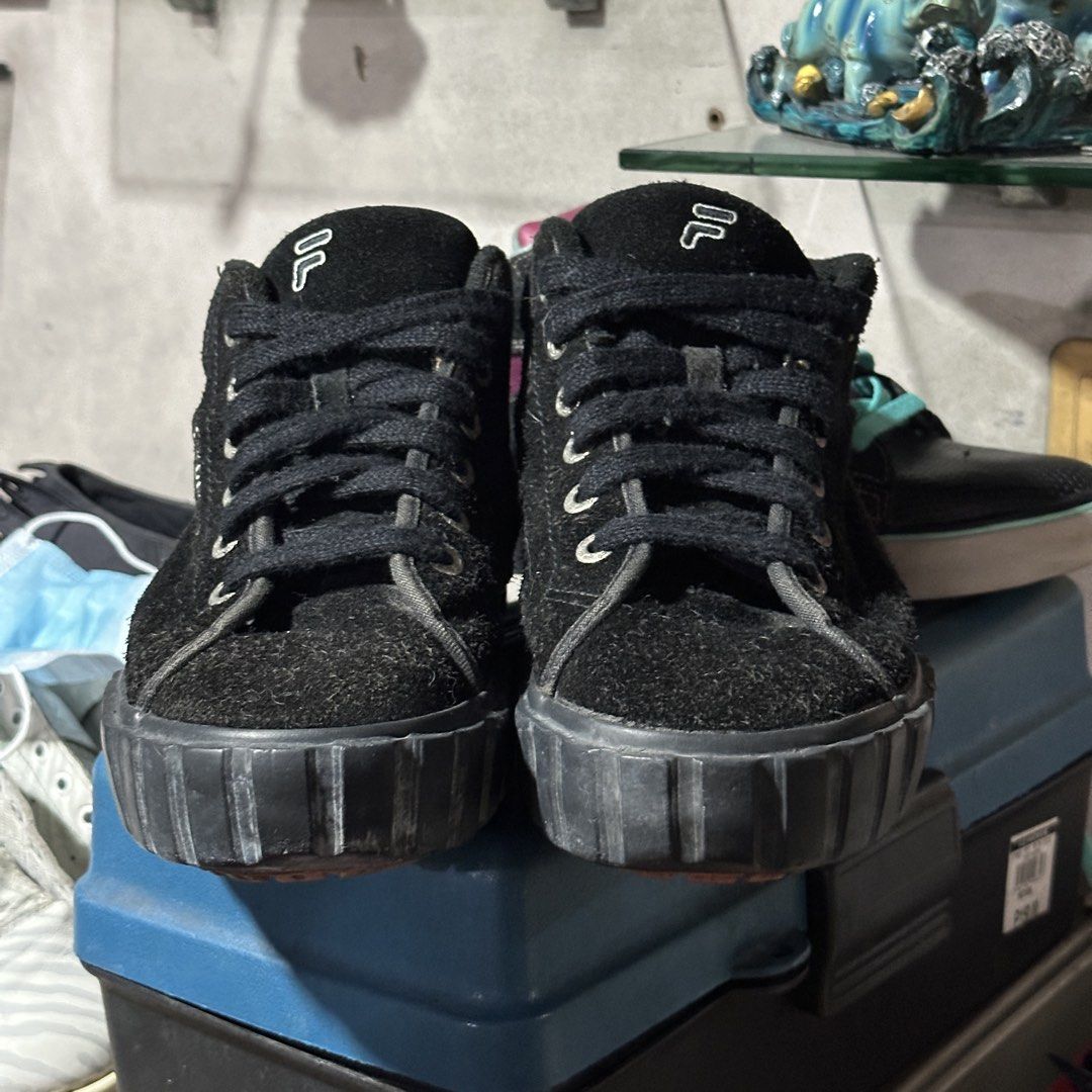 90s Fila Sneakers (Category: Sneakers) located in Makati City. Submitted by jazzytomodachi (Listing ID 1465105644, Image 3). Description: Pretty great condition for a 3 decade old shoe. Same outsole as the Fila Sandblast. Honestly would keep if it wasn’t for the size lol Issues Small sole seps at the front Dirt (can clean upon request) Oxidized midsoles (tire black upon request) Heel drags Gnarly sock liner rip in one shoe (check last photo) Size